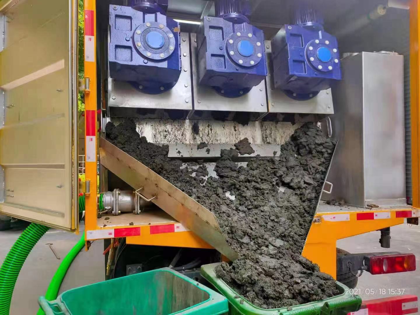 石排镇化粪池清掏城市维护站-泥浆净化干湿分离处理